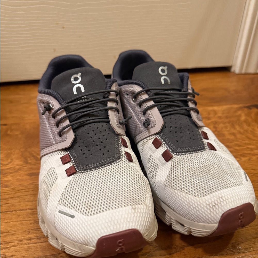 On Running Athletic Shoes White and Gray with Breathable Mesh